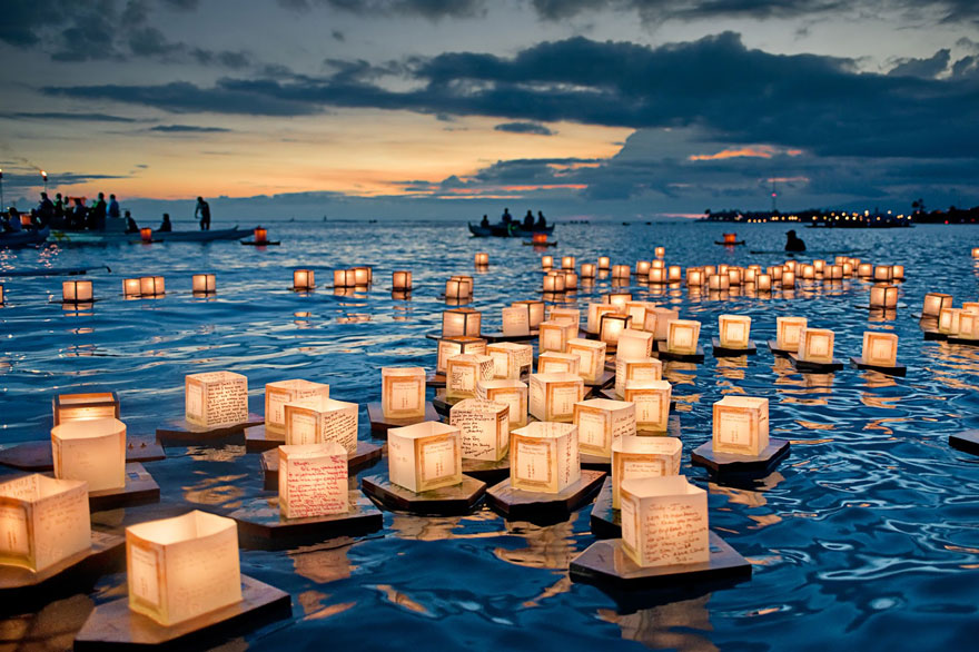 Floating Lanterns Festival In Honolulu, Hawaii (USA)