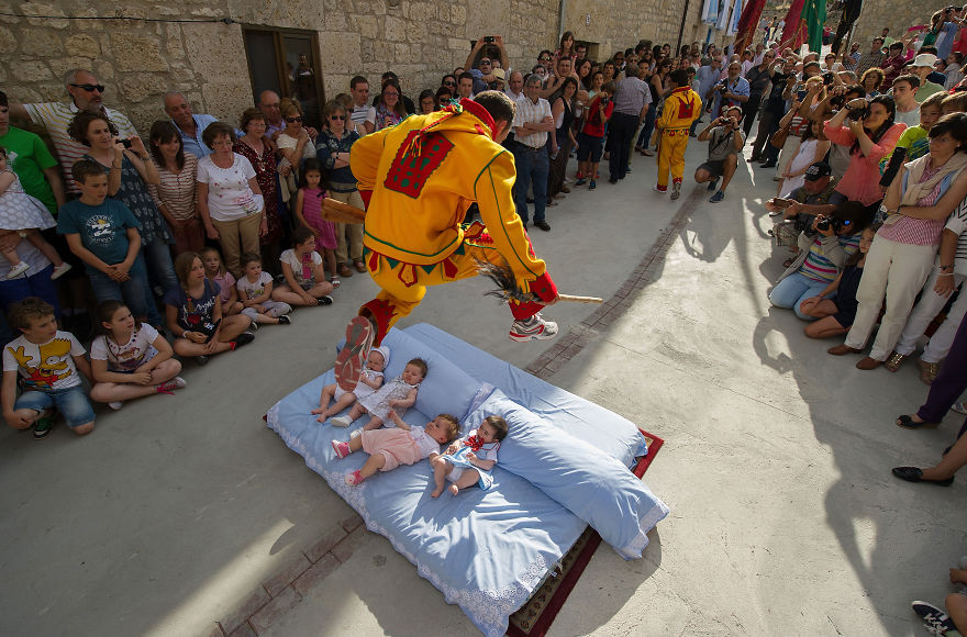 Baby Jumping Fiesta (Spain)
