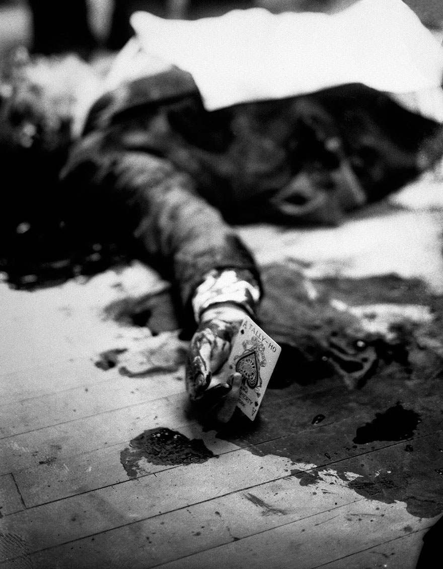 Mafia Boss Joe Masseria Dies On A Brooklyn Restaurant Floor, Holding The Ace Of Spades (1931)