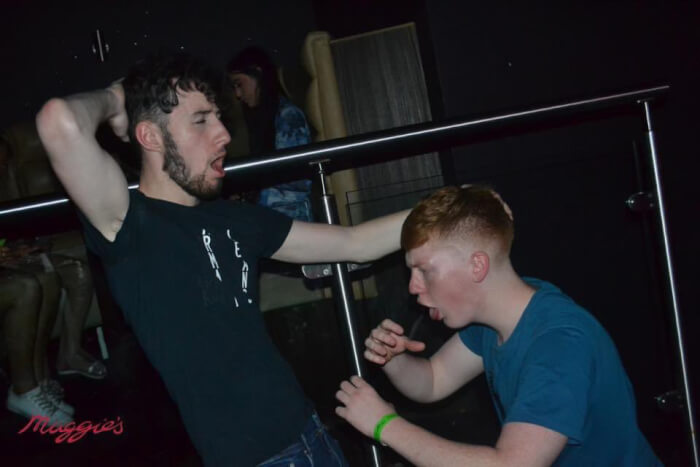 25 Funny Photos of Chaotic Nightclubs That You Will Not Believe